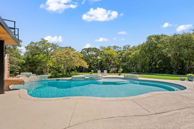831 Simmons Court, Southlake, TX 76092