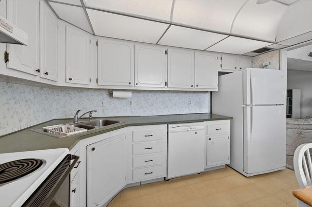 501 SW 11th Place 402-a, Boca Raton, FL 33432