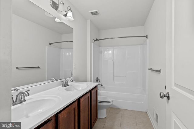 1078 LA GRANGE PKWY, Newark, DE 19702