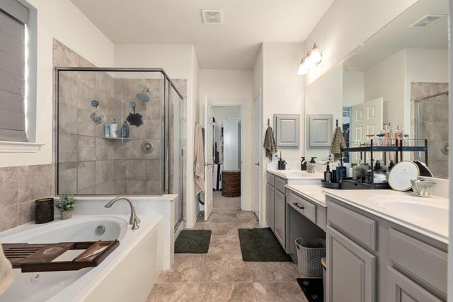 2303 Crescent Water, Rosenberg, TX 77471