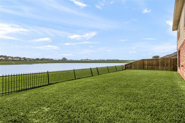 2303 Crescent Water, Rosenberg, TX 77471