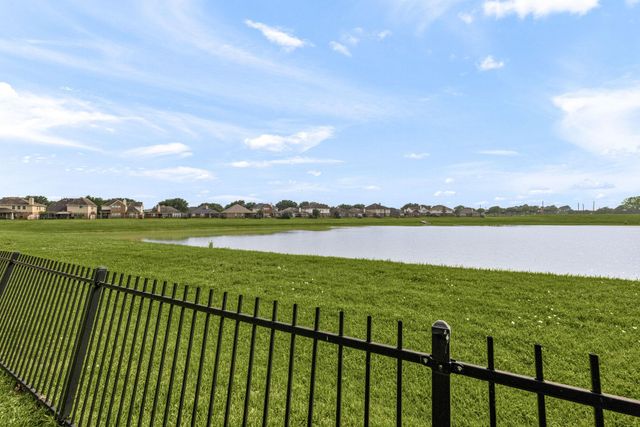 2303 Crescent Water, Rosenberg, TX 77471