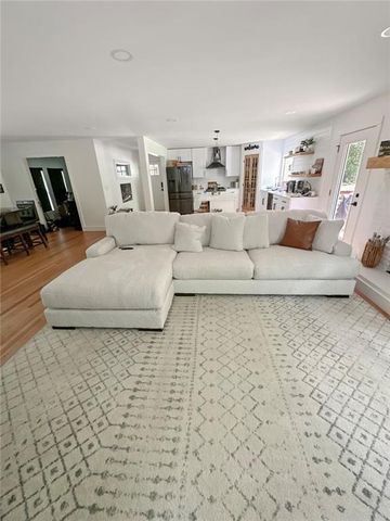 2800 Duke of Gloucester Street, Atlanta, GA 30344