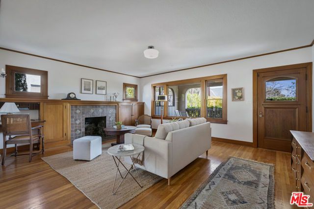 1453 Bresee Avenue, Pasadena, CA 91104