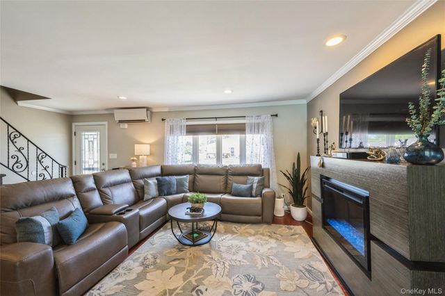 3881 Miller Place, Levittown, NY 11756
