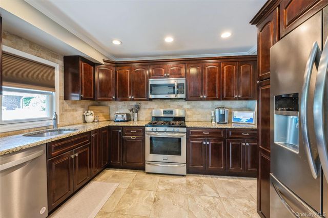 3881 Miller Place, Levittown, NY 11756