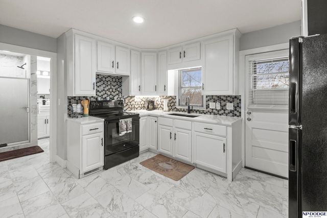 5902 S 50th Street, Omaha, NE 68117