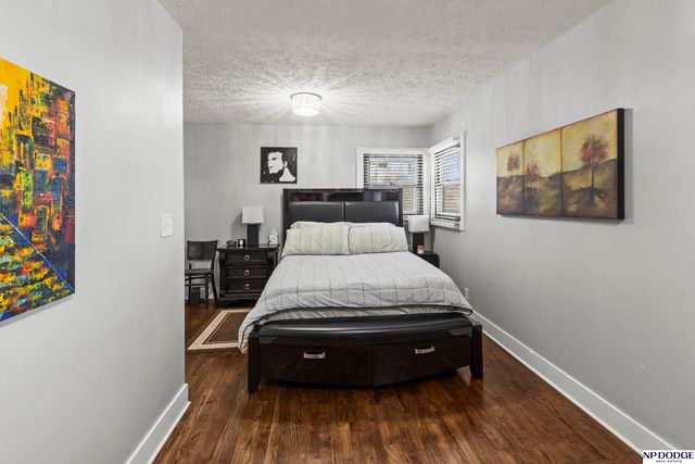 5902 S 50th Street, Omaha, NE 68117