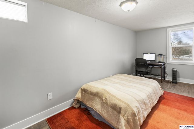 5902 S 50th Street, Omaha, NE 68117