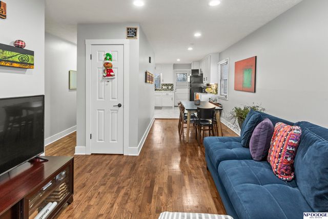 5902 S 50th Street, Omaha, NE 68117