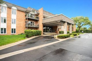 4224 SARATOGA Avenue J105, Downers Grove, IL 60515