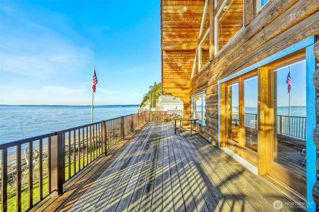 154 Rockaway Beach Lane, Camano Island, WA 98282