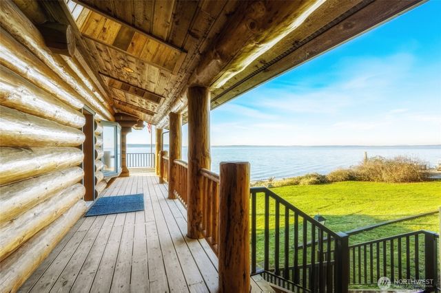 154 Rockaway Beach Lane, Camano Island, WA 98282
