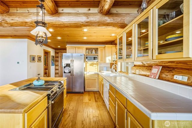 154 Rockaway Beach Lane, Camano Island, WA 98282