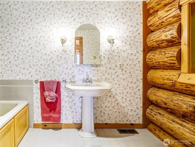 154 Rockaway Beach Lane, Camano Island, WA 98282