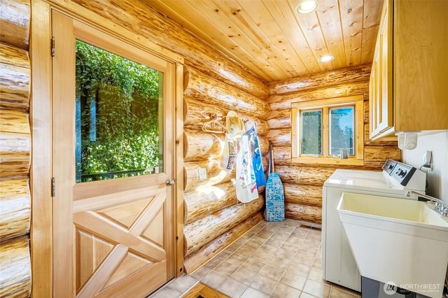 154 Rockaway Beach Lane, Camano Island, WA 98282