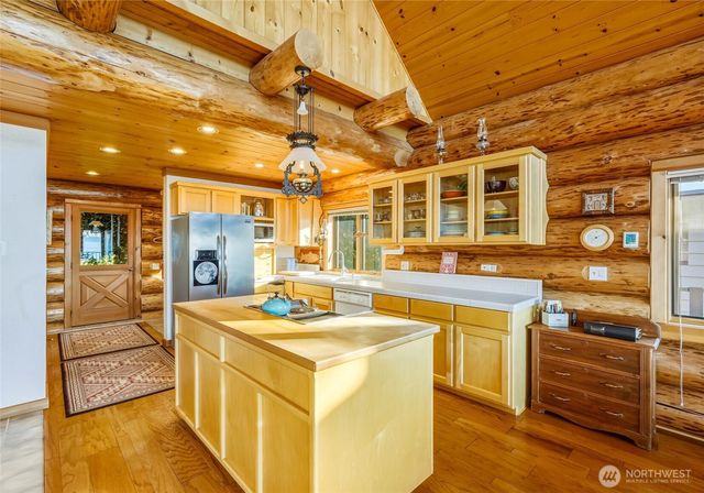 154 Rockaway Beach Lane, Camano Island, WA 98282