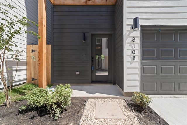 812 Elkhart Street D, Houston, TX 77091