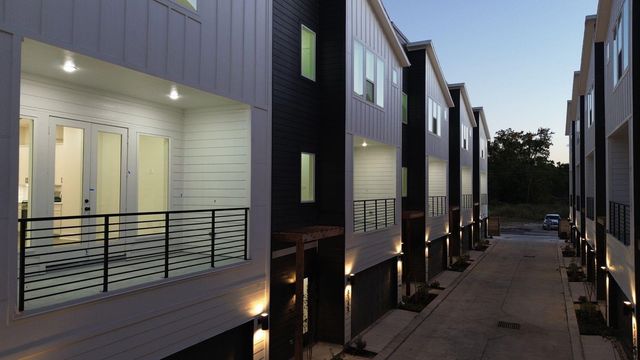 812 Elkhart Street D, Houston, TX 77091