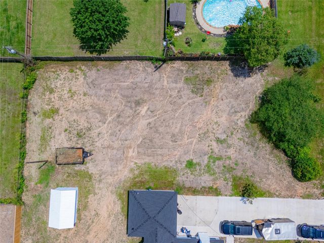 10420 Valley Drive N, Willis, TX 77318