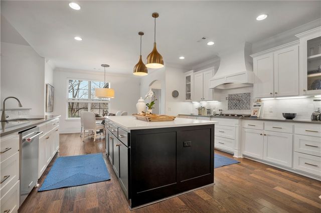 2944 E Pebblestone Drive, Fayetteville, AR 72701