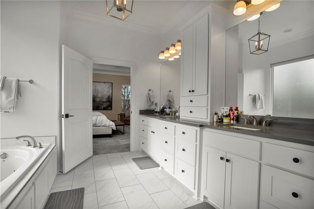 2944 E Pebblestone Drive, Fayetteville, AR 72701