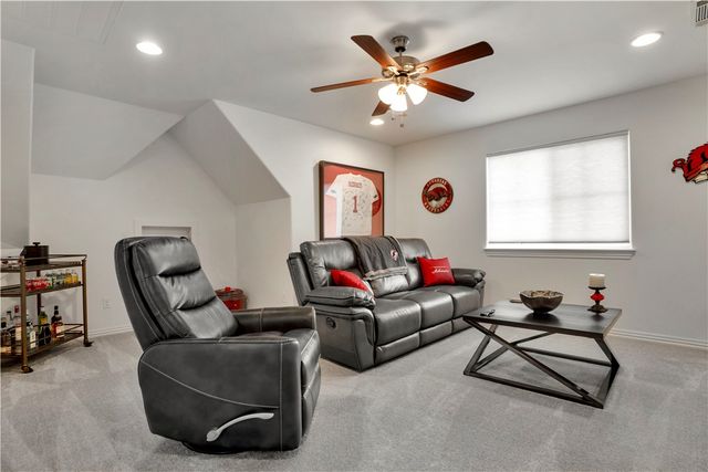 2944 E Pebblestone Drive, Fayetteville, AR 72701