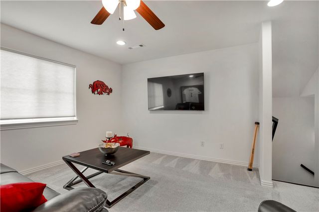 2944 E Pebblestone Drive, Fayetteville, AR 72701