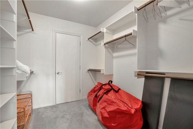 2944 E Pebblestone Drive, Fayetteville, AR 72701