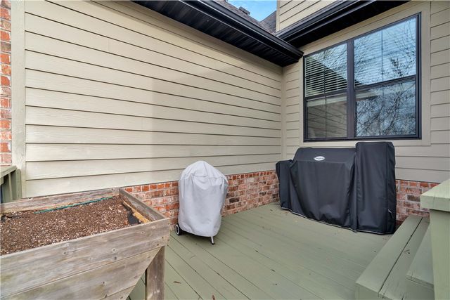 2944 E Pebblestone Drive, Fayetteville, AR 72701