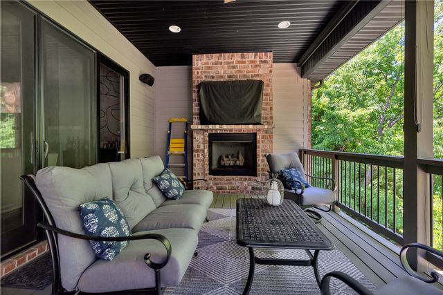 2944 E Pebblestone Drive, Fayetteville, AR 72701