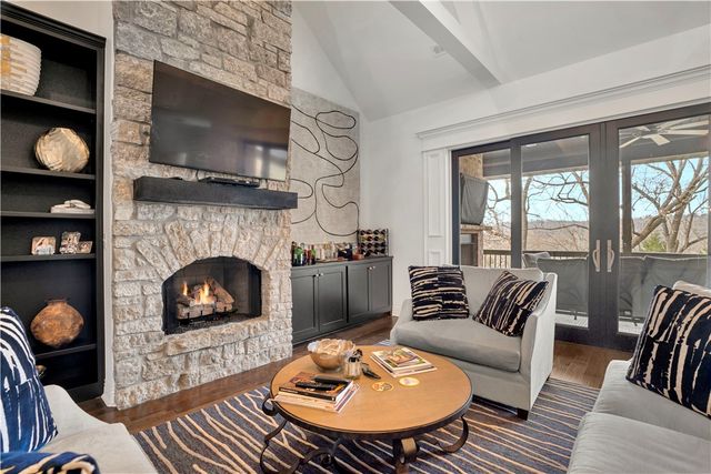 2944 E Pebblestone Drive, Fayetteville, AR 72701