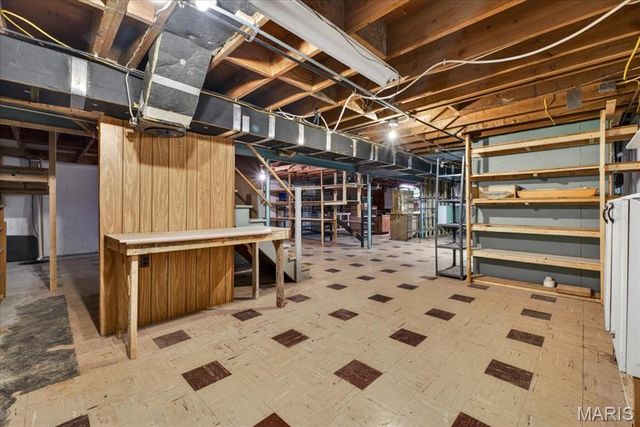 9301 Lavant Drive, St Louis, MO 63126