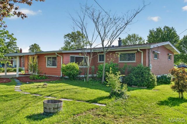 9301 Lavant Drive, St Louis, MO 63126