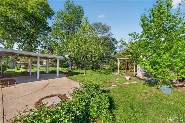 9301 Lavant Drive, St Louis, MO 63126