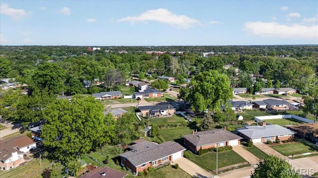9301 Lavant Drive, St Louis, MO 63126