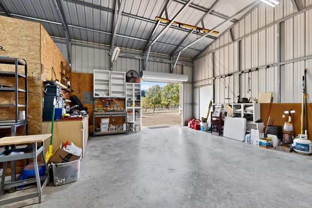 949 Little Oaks Drive, East Tawakoni, TX 75472