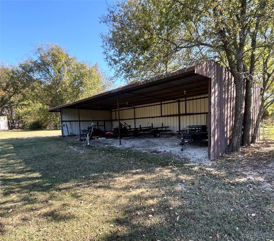 949 Little Oaks Drive, East Tawakoni, TX 75472