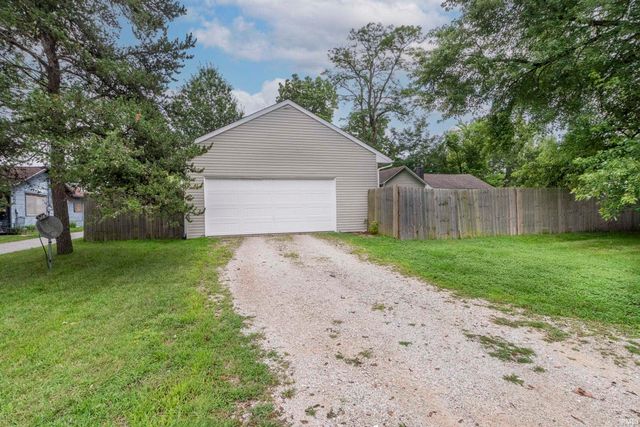 924 W Marion Street, Mishawaka, IN 46545