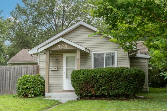 924 W Marion Street, Mishawaka, IN 46545