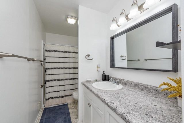 4161 W College AVENUE, Milwaukee, WI 53221