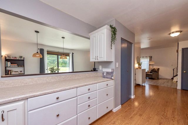 4161 W College AVENUE, Milwaukee, WI 53221