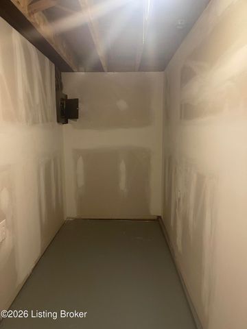 7548 Justan Ave, Louisville, KY 40214