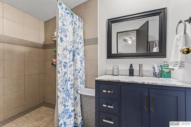12845 Manderson Plaza Lot 217, Omaha, NE 68164