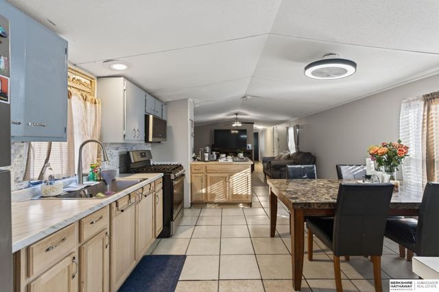 12845 Manderson Plaza Lot 217, Omaha, NE 68164