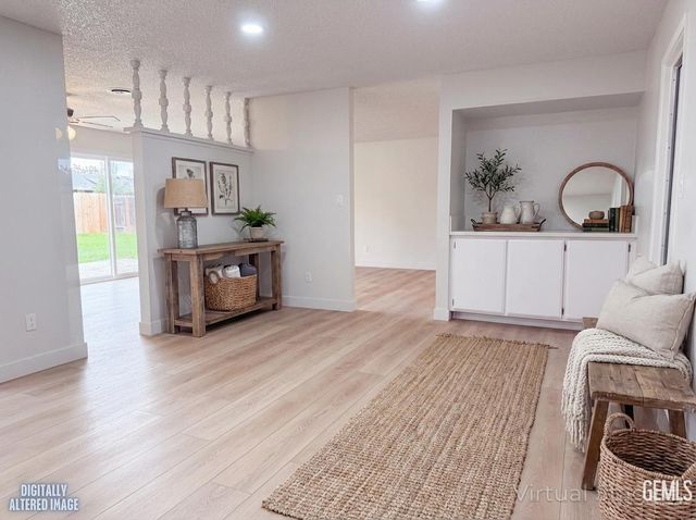 3521 Kapral Way, Bakersfield, CA 93309