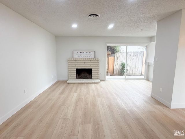 3521 Kapral Way, Bakersfield, CA 93309