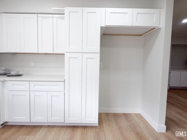 3521 Kapral Way, Bakersfield, CA 93309