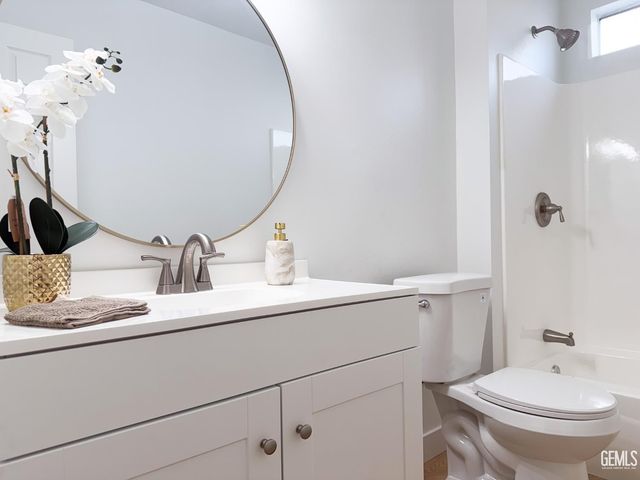 3521 Kapral Way, Bakersfield, CA 93309