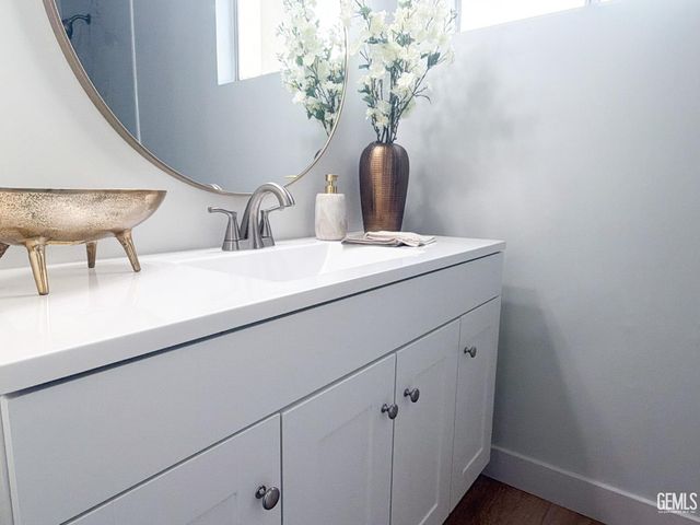 3521 Kapral Way, Bakersfield, CA 93309